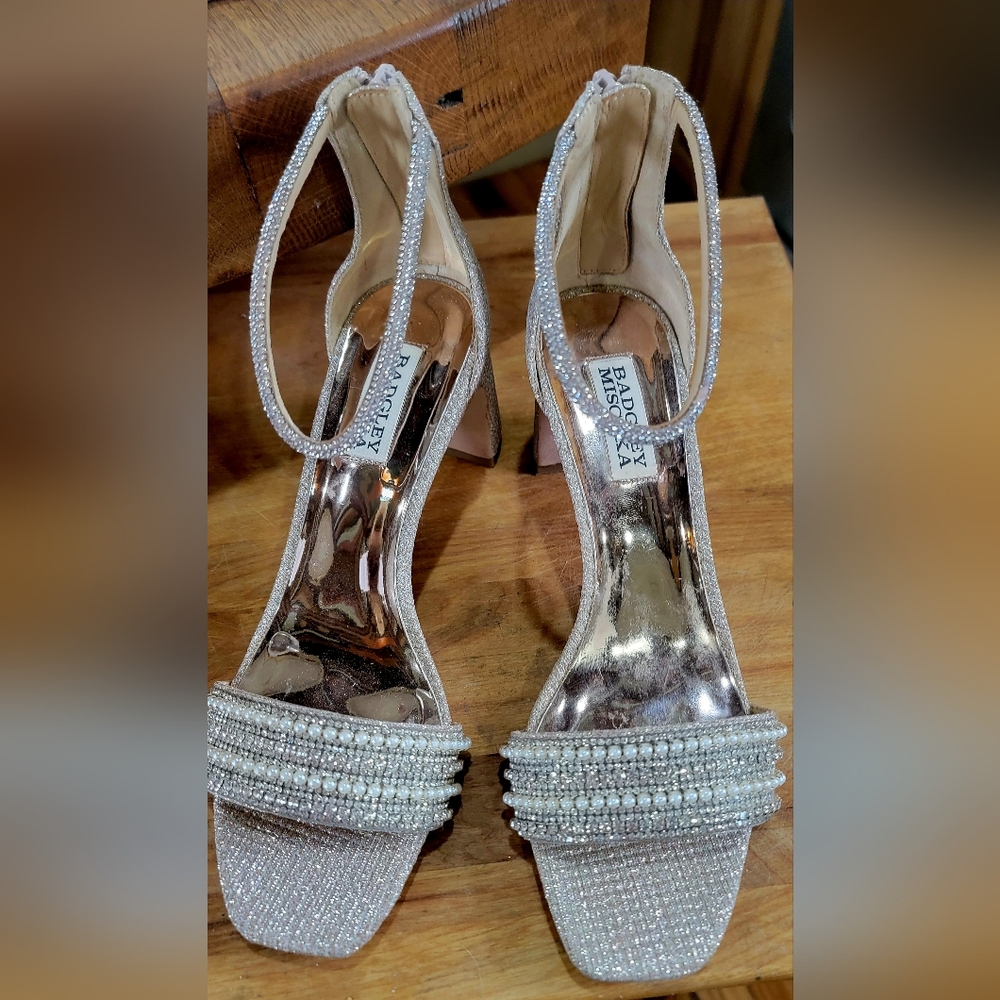 Badgley Mischka Glittering Champagne Strappy Heels-7.5